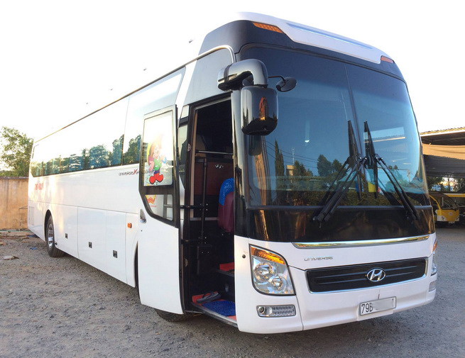 Thuê xe du lịch 45 chỗ (Hyundai Universe cao cấp)